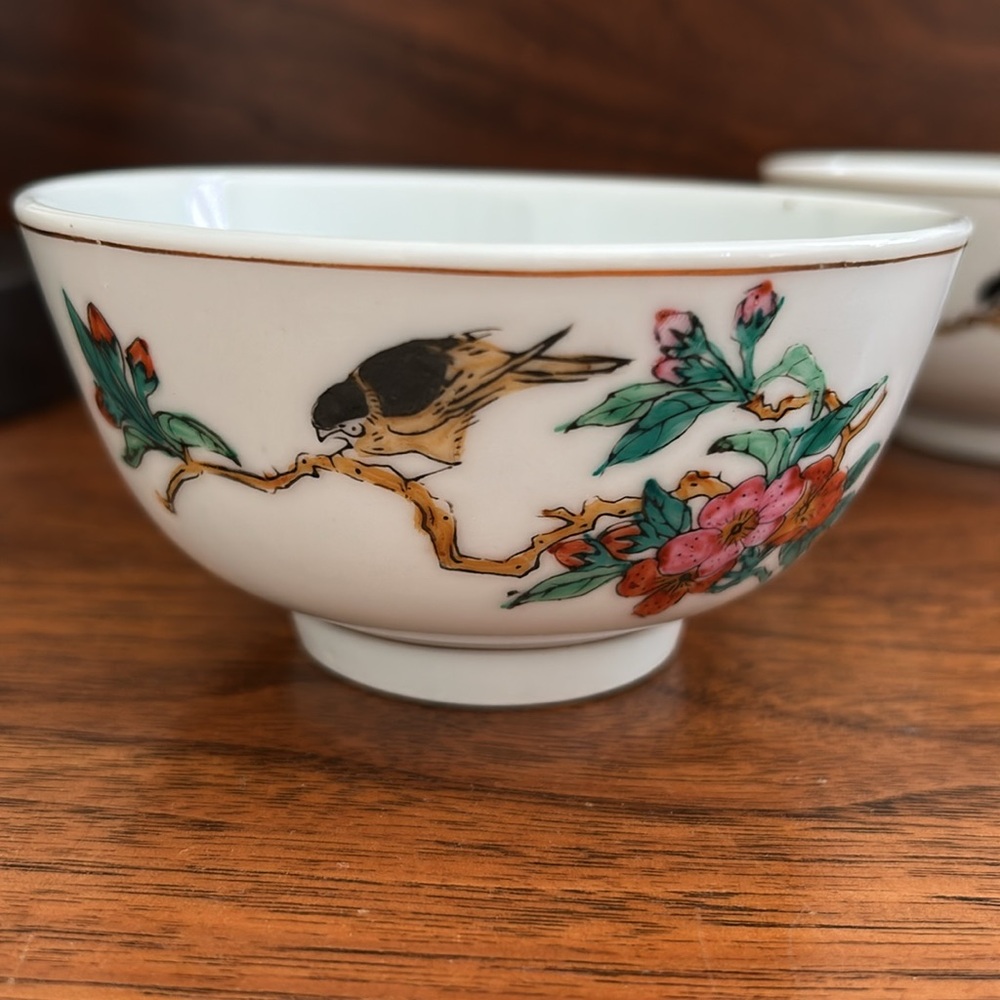 Set of 2 Vintage bowls, hand painted porcelain from China, dimensions below